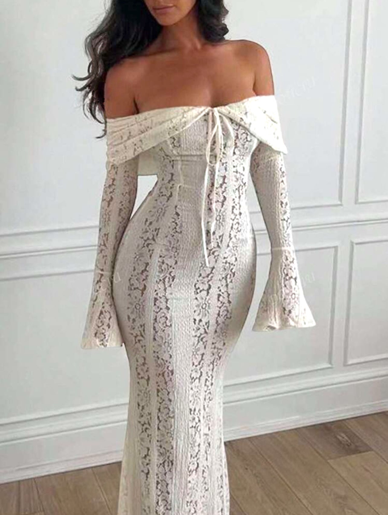 Abito Romantic in pizzo lungo a sirena